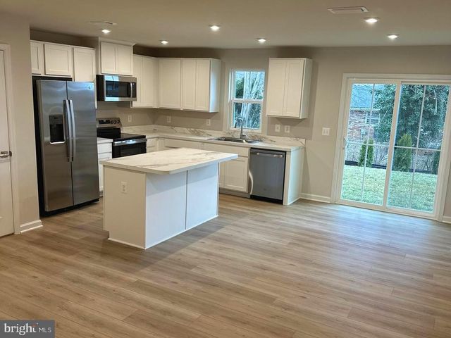 645 LAURELWOOD CIR, Winchester, VA 22601