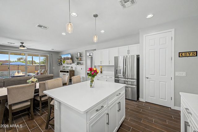 725 E LIBERTY Lane, Gilbert, AZ 85296