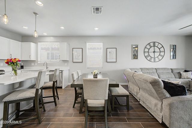 725 E LIBERTY Lane, Gilbert, AZ 85296