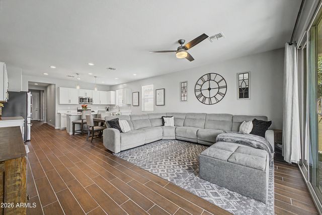 725 E LIBERTY Lane, Gilbert, AZ 85296