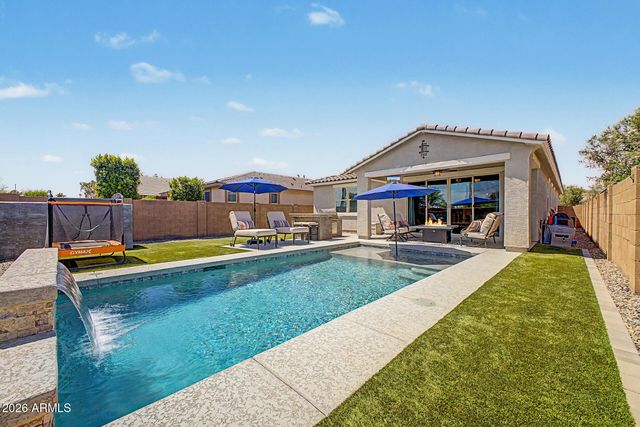 725 E LIBERTY Lane, Gilbert, AZ 85296