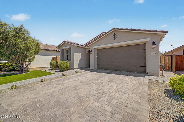 725 E LIBERTY Lane, Gilbert, AZ 85296