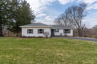 5002 Fairhaven Road, Davenport, IA 52807