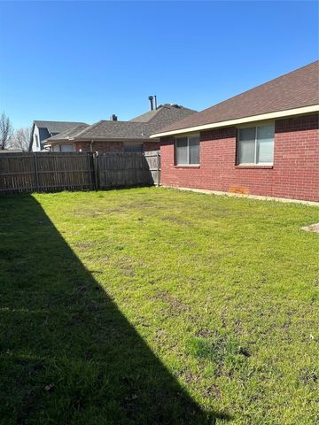 3136 Smokewind Lane, Grand Prairie, TX 75052