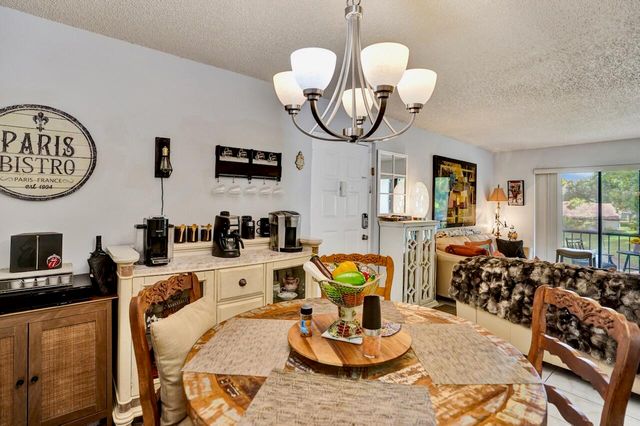 608 Sea Pine Way E2, Greenacres, FL 33415