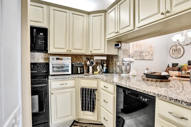 608 Sea Pine Way E2, Greenacres, FL 33415