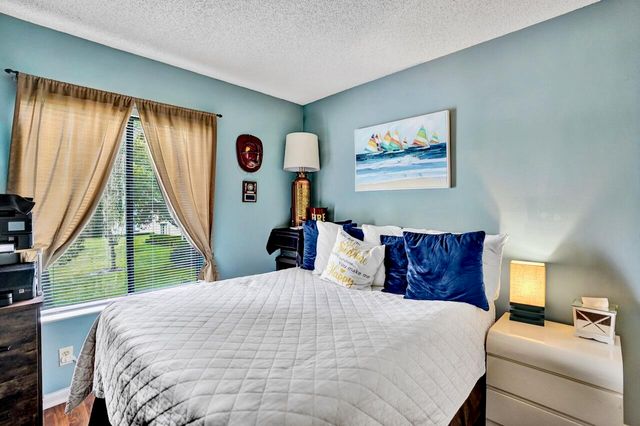 608 Sea Pine Way E2, Greenacres, FL 33415
