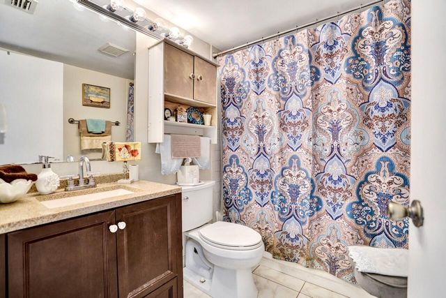 608 Sea Pine Way E2, Greenacres, FL 33415