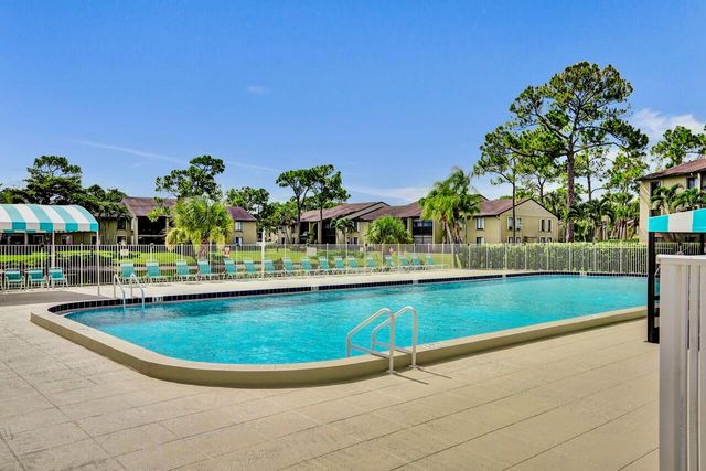 608 Sea Pine Way E2, Greenacres, FL 33415