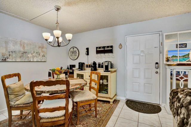 608 Sea Pine Way E2, Greenacres, FL 33415