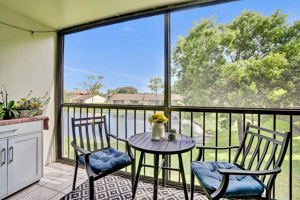 608 Sea Pine Way E2, Greenacres, FL 33415