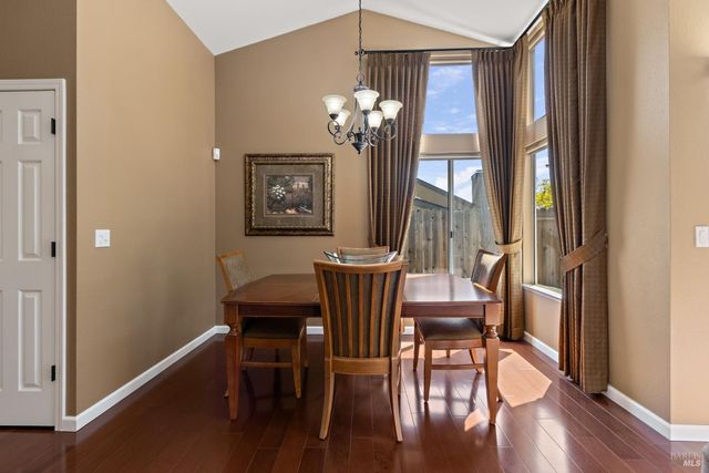 618 Rose Dr, Benicia, CA 94510