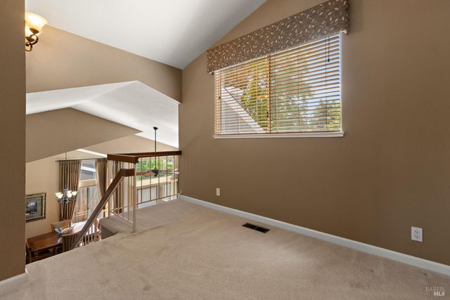 618 Rose Dr, Benicia, CA 94510