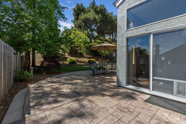 618 Rose Dr, Benicia, CA 94510