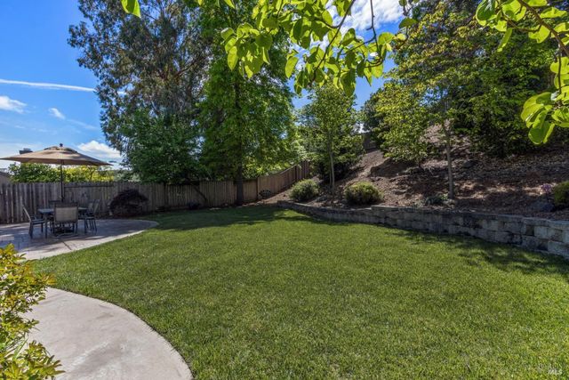 618 Rose Dr, Benicia, CA 94510