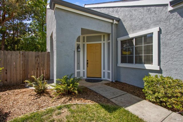 618 Rose Dr, Benicia, CA 94510