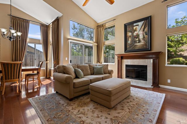 618 Rose Dr, Benicia, CA 94510