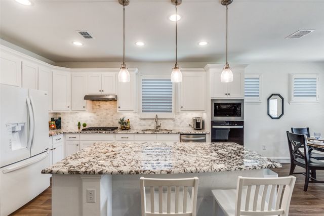 424 Long Pines Drive, Mckinney, TX 75071