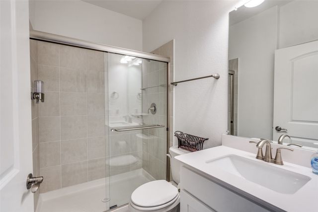 424 Long Pines Drive, Mckinney, TX 75071