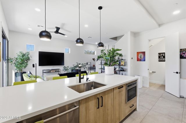 377 E WINDSOR Avenue 1, Phoenix, AZ 85004