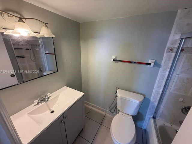 606 W 81st St 316, Hialeah, FL 33014