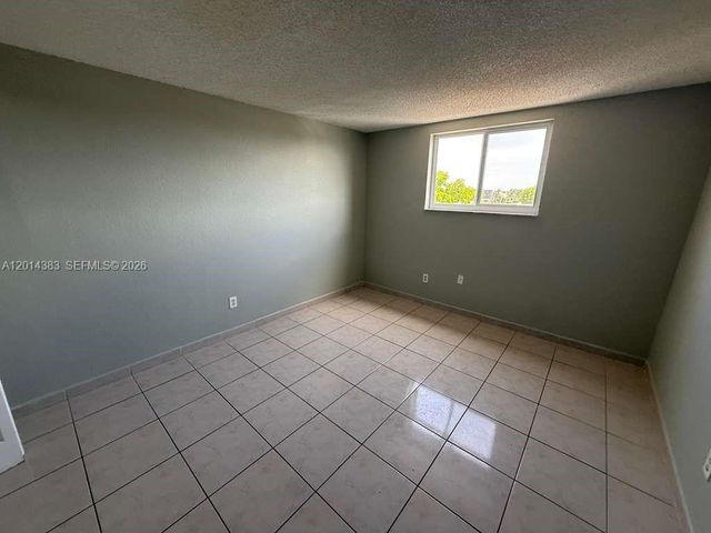 606 W 81st St 316, Hialeah, FL 33014
