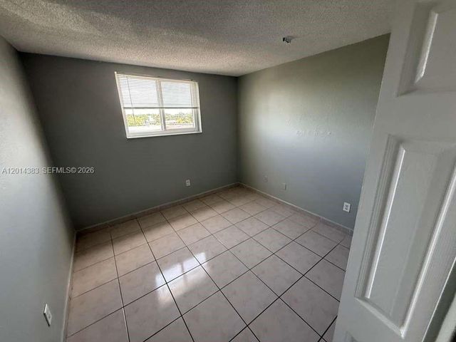 606 W 81st St 316, Hialeah, FL 33014