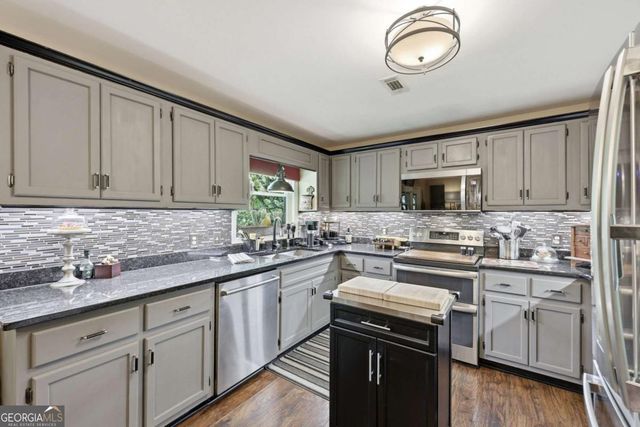 238 Currahee Circle, Toccoa, GA 30577