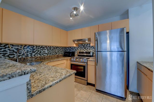 58 Tanglewood Court, South Brunswick, NJ 08852