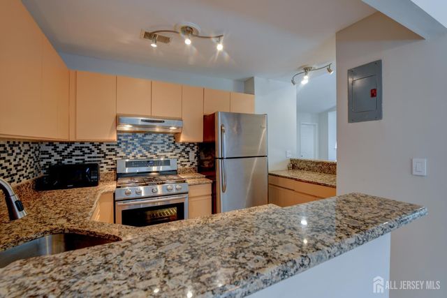 58 Tanglewood Court, South Brunswick, NJ 08852