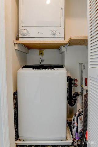 58 Tanglewood Court, South Brunswick, NJ 08852