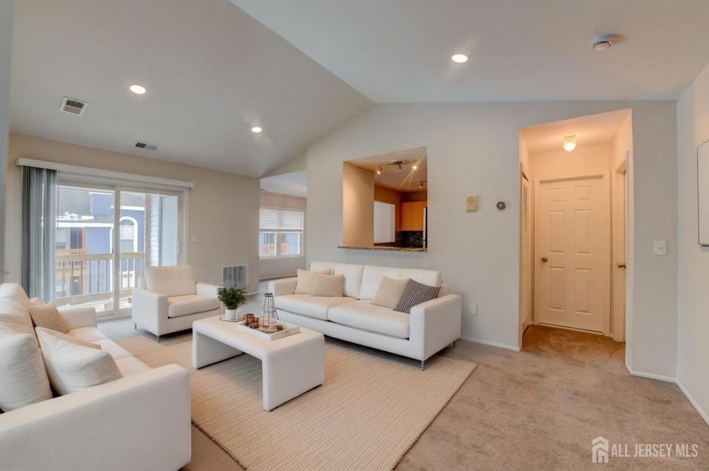 58 Tanglewood Court, South Brunswick, NJ 08852