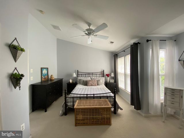 5042 GRIMM DR, Alexandria, VA 22304