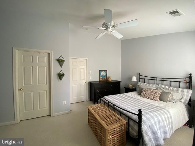 5042 GRIMM DR, Alexandria, VA 22304