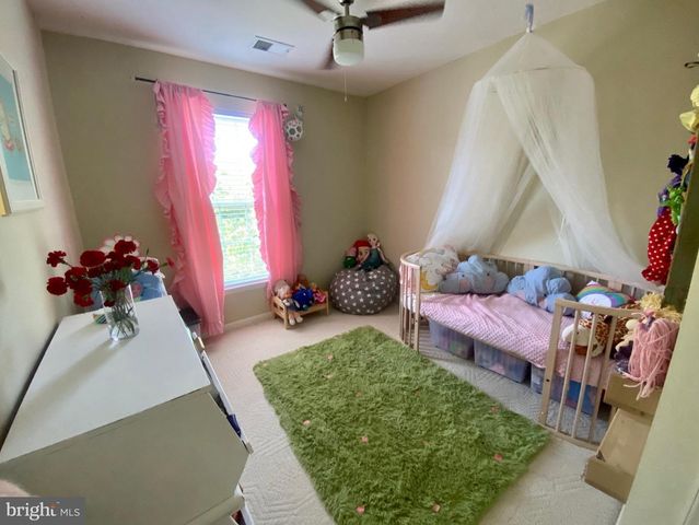 5042 GRIMM DR, Alexandria, VA 22304