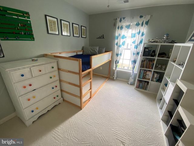 5042 GRIMM DR, Alexandria, VA 22304