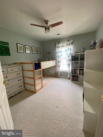 5042 GRIMM DR, Alexandria, VA 22304