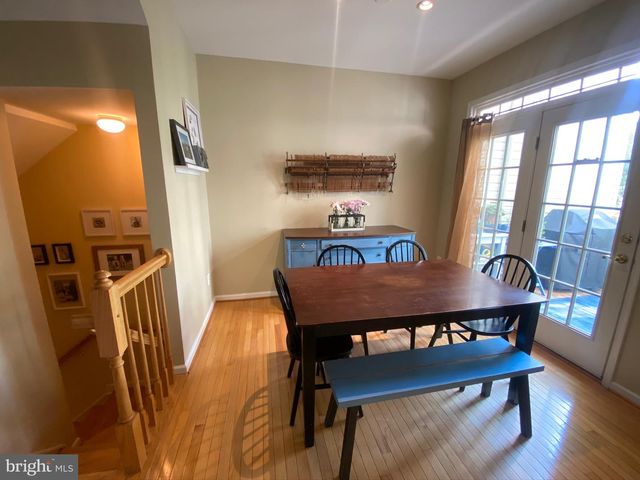 5042 GRIMM DR, Alexandria, VA 22304