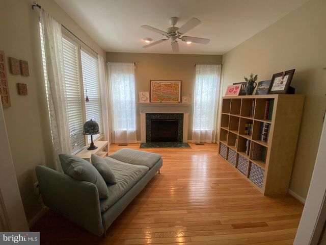 5042 GRIMM DR, Alexandria, VA 22304