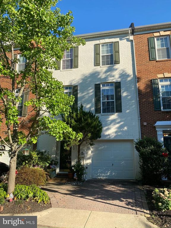 5042 GRIMM DR, Alexandria, VA 22304