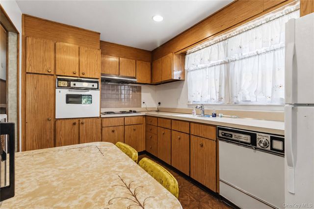 22314 56th Avenue, Oakland Gardens, NY 11364