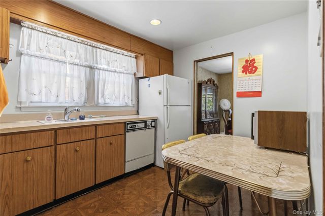 22314 56th Avenue, Oakland Gardens, NY 11364