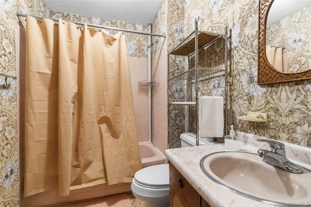 22314 56th Avenue, Oakland Gardens, NY 11364