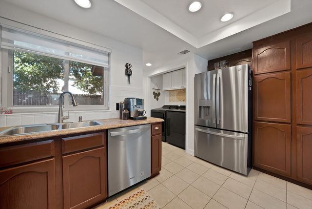 5919 Baroncrest Drive, Arlington, TX 76017