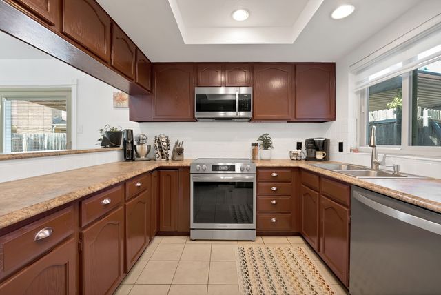 5919 Baroncrest Drive, Arlington, TX 76017