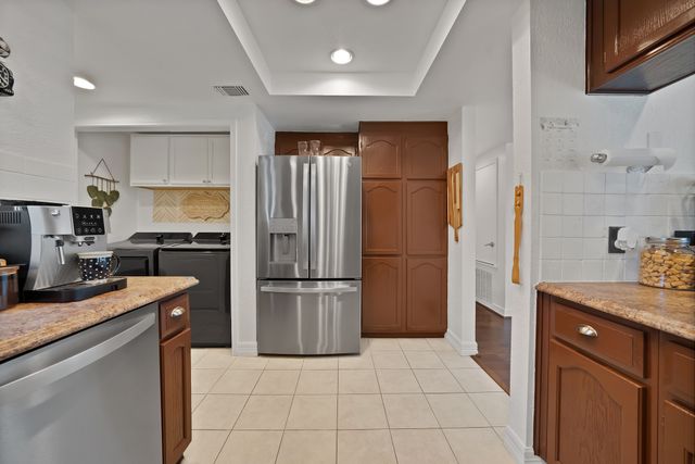 5919 Baroncrest Drive, Arlington, TX 76017