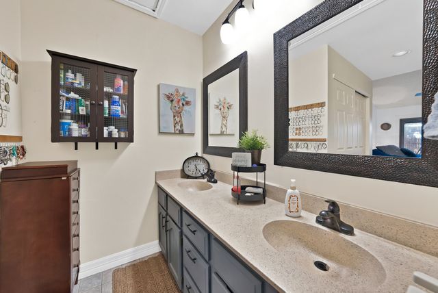 5919 Baroncrest Drive, Arlington, TX 76017