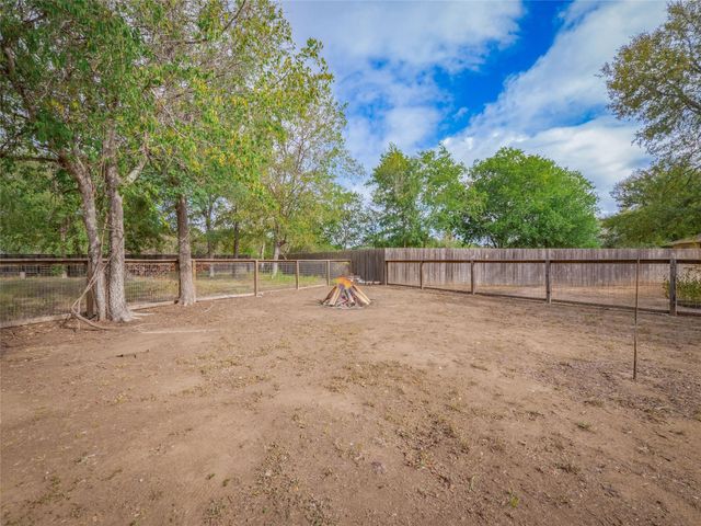 132 Koele CT, Bastrop, TX 78602