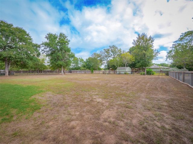 132 Koele CT, Bastrop, TX 78602