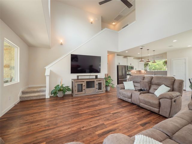 132 Koele CT, Bastrop, TX 78602